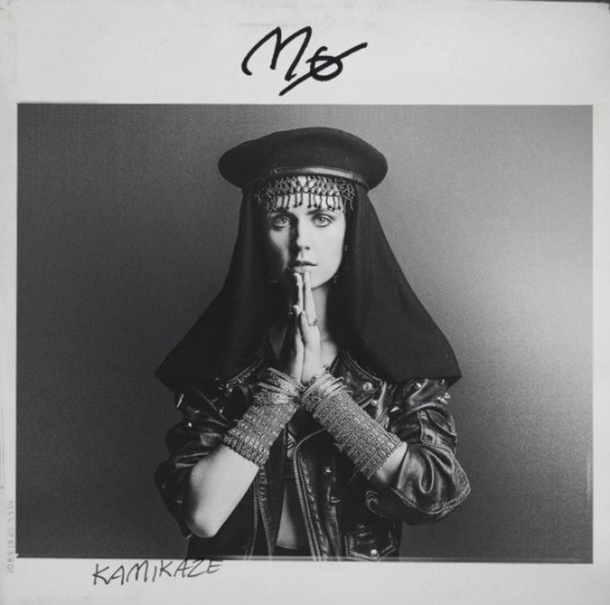 mo-kamikaze-cover-2