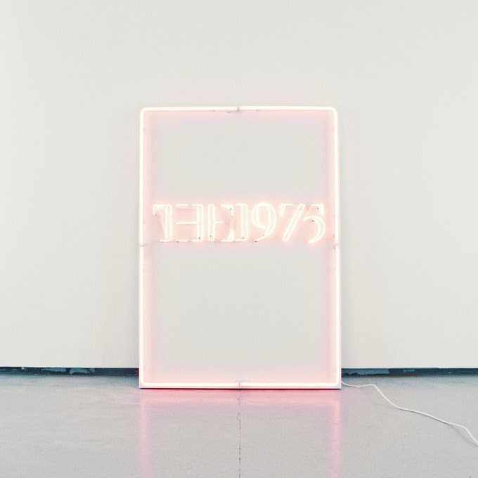 The 1975 publica I Like It When You Sleep, For You Are So Beautiful Yet So Unaware Of It