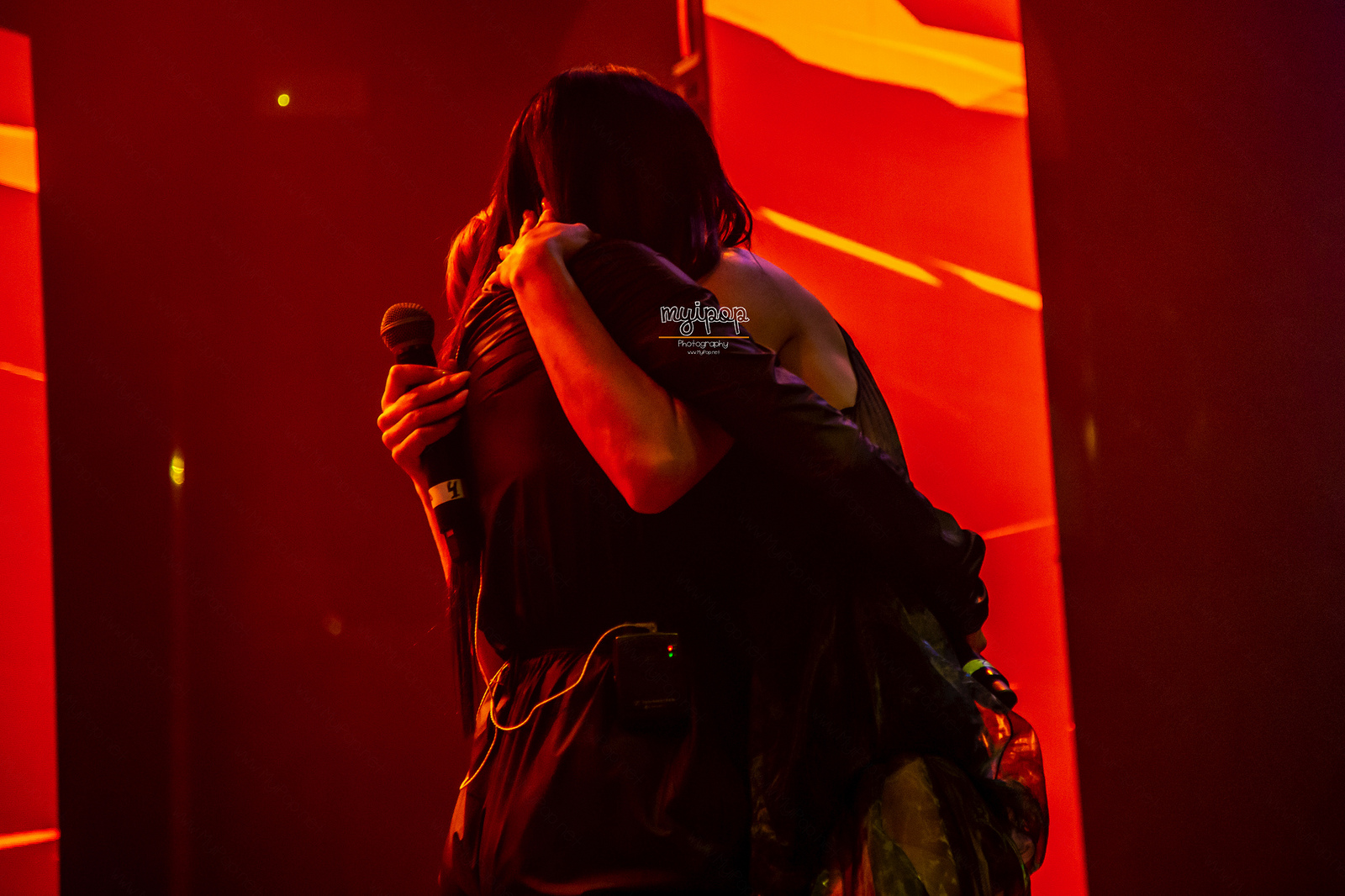 NAJWA Y MALA.jpg