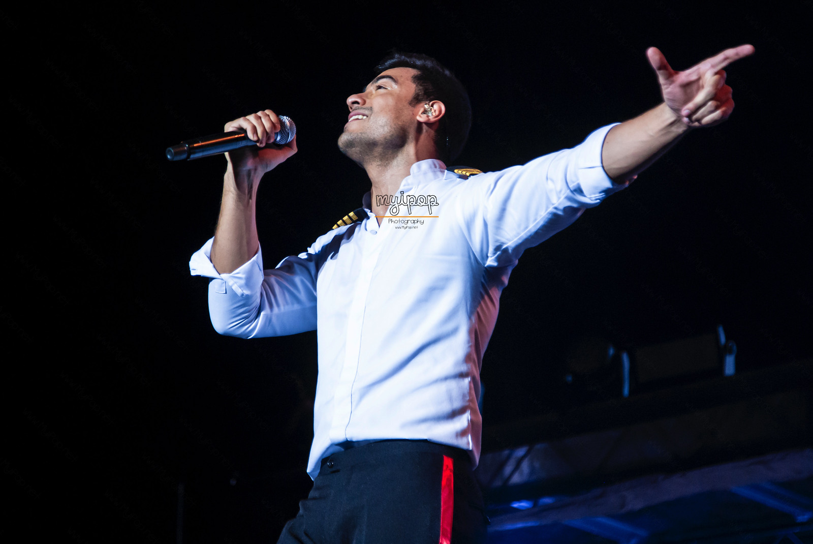 CARLOS RIVERA 6.jpg